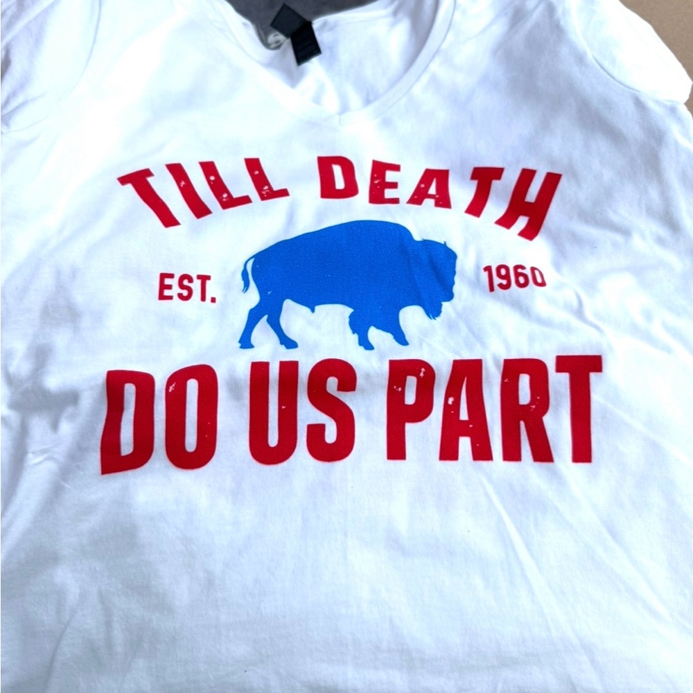 Buffalo Bills woman’s T-shirt. New size Medium